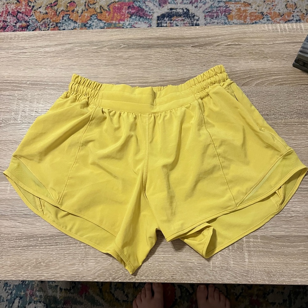 EUC Lululemon hotty hot in Soleil Yellow